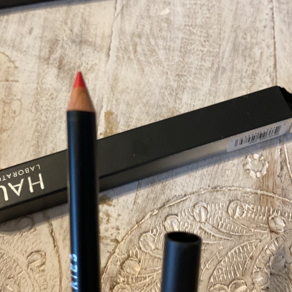 HAUS LABORATORIES By Lady Gaga STRIP
RIP LIP LINER pencil Red Demi-Matte New - Picture 8 of 9
